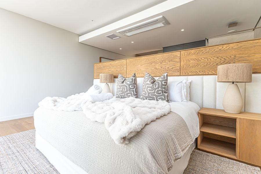 To Let 4 Bedroom Property for Rent in Fresnaye Western Cape